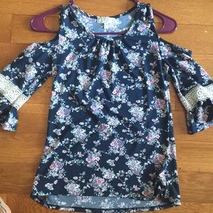 Worn about twice new no damage and dressy